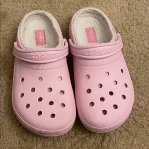 Pink fuzzy crocs 💕